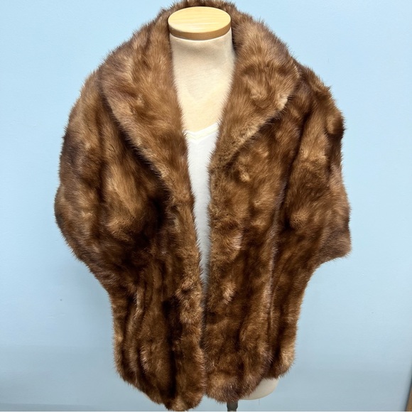 Lovely Vintage Cain-Sloan Co. Nashville Fur Stole - Picture 1 of 13